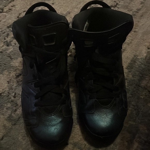 These are Air Jordan 6 Retro Oreo. - Picture 8 of 10